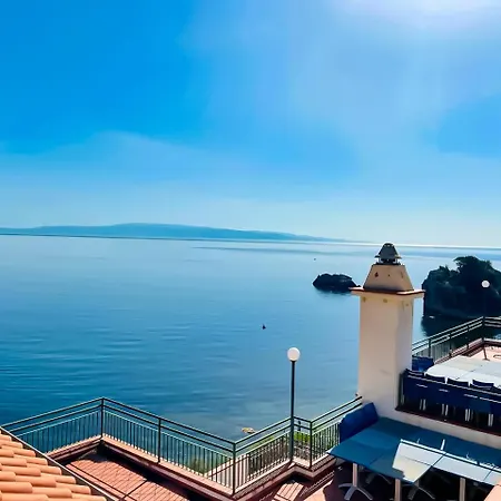 ホテル Hotiday Mare タオルミーナ