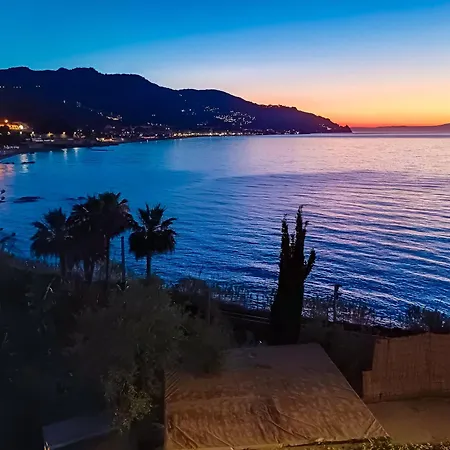 ホテル Hotiday Mare タオルミーナ